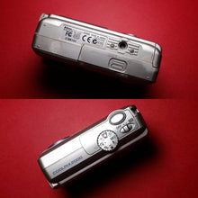 Load image into Gallery viewer, Digicam Nikon Coolpix 2000 Silver Blue JDM