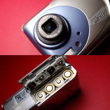 Load image into Gallery viewer, Digicam Nikon Coolpix 2000 Silver Blue JDM