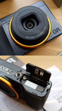 Load image into Gallery viewer, Ricoh GR III Street Edition Fullset + Bonus External Charger