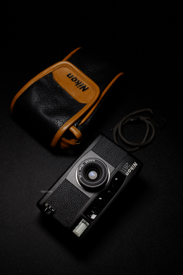Nikon 28ti with Leather Pouch